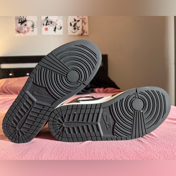 Nike Air Jordan 1 Mid SE - Picture 4 of 4